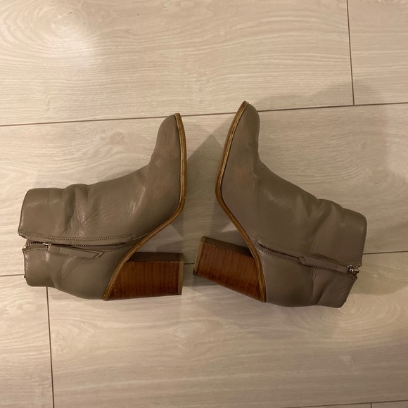 Grey Boots - Picture 3 of 4